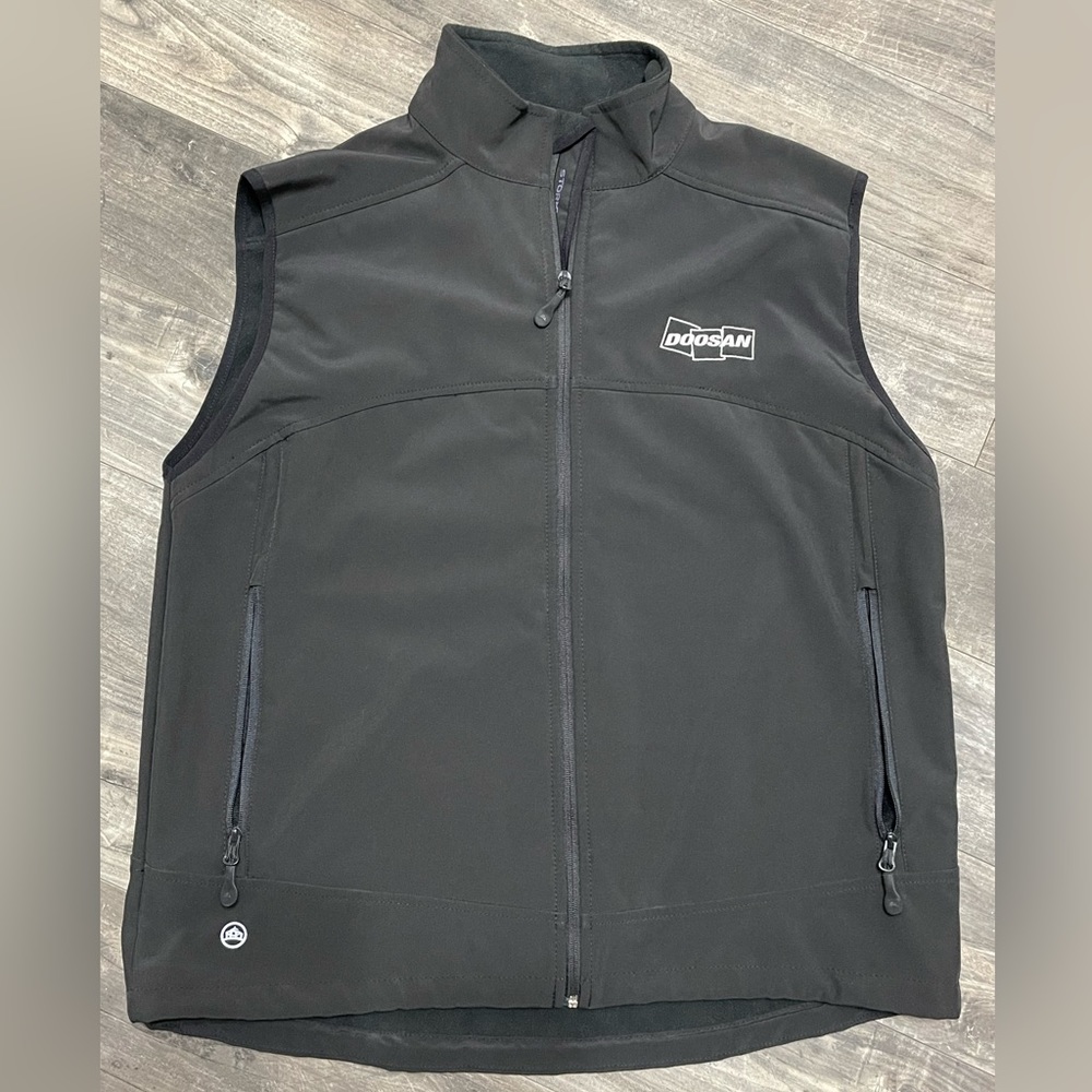 Men’s Large Stormtech bonded DOOSAN vest